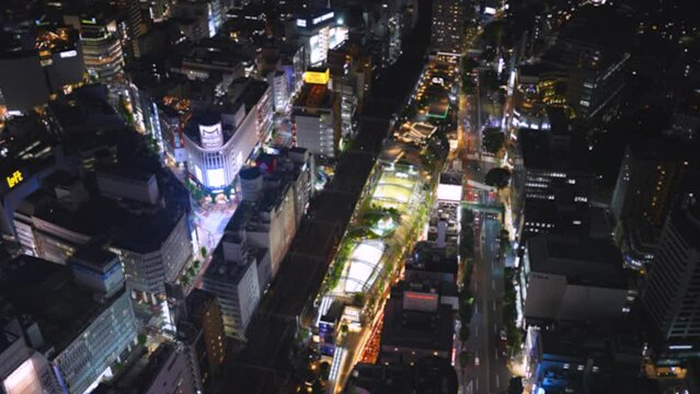 渋谷のミヤシタパークの夜景映像（早送り映像・ぼかし有り）