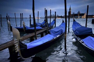Fototapeta na wymiar Gondolas frente a San Giorgio Maggiore. Venecia.Véneto. Italia.