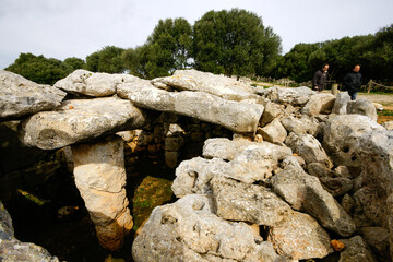 Poblado talayótico de Torre d´en Galmés (1400a.C.), recinto cubierto(sala hipostila). Alaior.Baleares.España. © Tolo