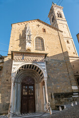 Fototapeta na wymiar beautiful church in Bergamo Alta
