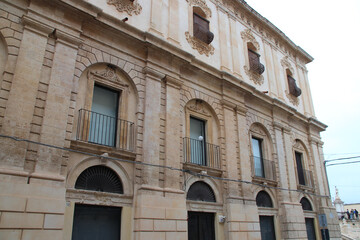 Fototapeta na wymiar old building (palace ?) in noto in sicily (italy) 