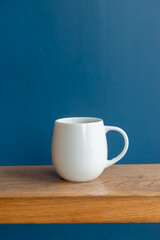 ホットコーヒー　青い背景　 コピースペース