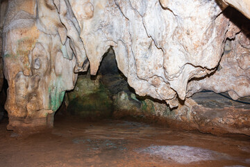 Gruta natural com texturas fantásticas