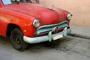 Fototapeten old classic car in the streets of havana © chriss73