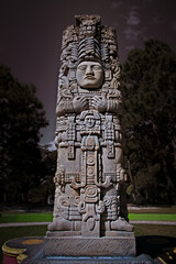 Estatua Maya