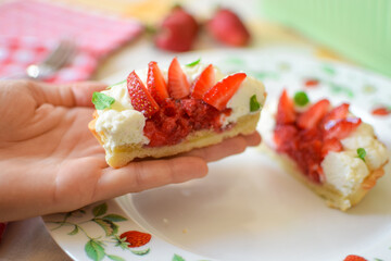 Strawberry Mini Tart With Mascarpone Filling And Almond Crust