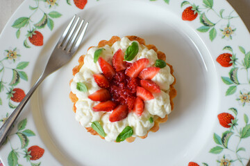 Strawberry Mini Tart With Mascarpone Filling And Almond Crust