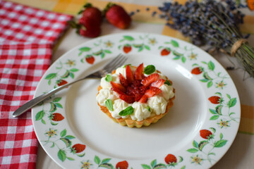 Strawberry Mini Tart With Mascarpone Filling And Almond Crust
