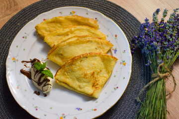 Crepes with Mascarpone or Vanilla Cream