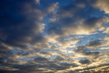 Obraz premium sunset behind clouds sky replacement image