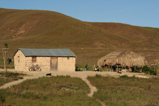 Las Poblaciones de Pemones en La Gran Sabana, custodios permanentes de este tesoro ecol&oacute;gico. Campamento Rio Tek.