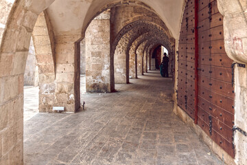 Obraz premium archway in the town