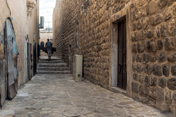 Fototapeta na wymiar narrow street in old city