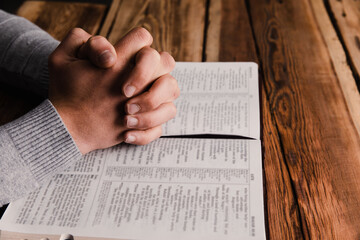 Naklejka premium prayer man with Bible