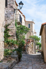 Ruelle de Sant'Antonino, plus beau village de France, Balagne, Corse - 511479233