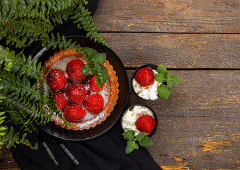 Tartlets with strawberries