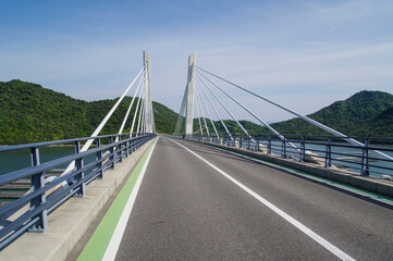 Fototapeta na wymiar 日生町と鹿久居島を結ぶ備前日生大橋