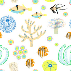 Summer seamless pattern with underwater life