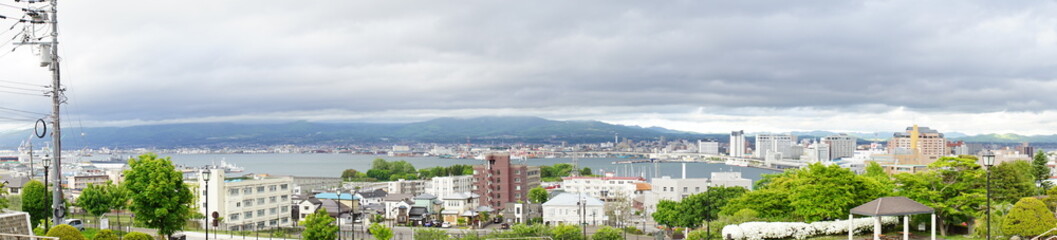 Fototapeta na wymiar View of Hakodate port and city from Motomachi Park in Hokkaido, japan - 日本 北海道 函館 港 