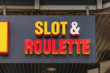 Obraz premium Slot and Roulette 3d Sign