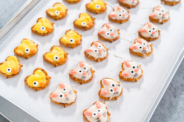 Easter Chocolate Covered Pretzel Bunnies and Ducklings