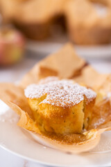 Apple sharlotka muffin
