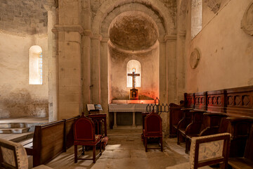 Fototapeta na wymiar église Saint-Michel de La Garde-Adhémar