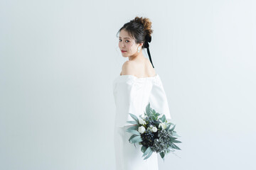 ウェディングドレスを着た花嫁