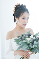 ウェディングドレスを着た花嫁