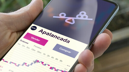 Invertir en apalancada ETF, un inversor compra o vende un fondo etf. Texto en español