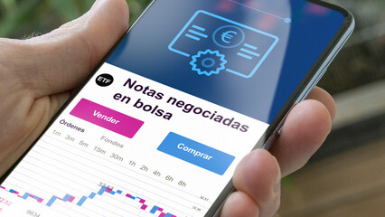 Invertir en notas negociadas ETF, un inversor compra o vende un fondo etf. texto en español