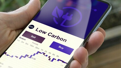 Invest in ETF low carbon, an investor buy or sold an etf fund climate.