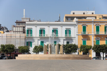 Obraz premium Fountain and War Memorial in Vittorio Emanuele square in Monopoli, Puglia, Italy