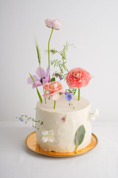 Beautiful wedding cake with flowers.