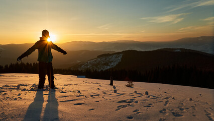 travel in the winter mountains in the company of friends