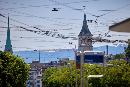 Zentrum von Z&uuml;rich mit Strassenbahntraktion 