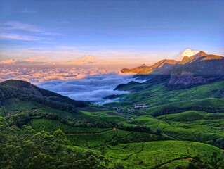 Fototapeta premium sunset in the mountains