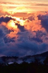雲海に沈む夕日