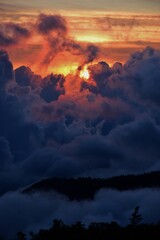 雲海に沈む夕日