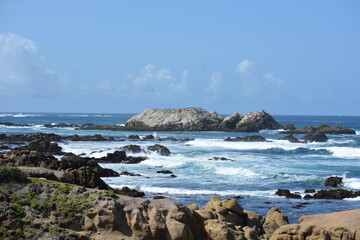 waves crashing on rocks in ocean