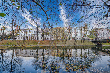 Fototapeta na wymiar Trees and river in Wroclaw