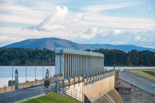 Hume Dam