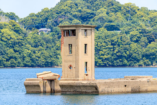 初夏の魚雷発射試験場跡　片島公園　長崎県川棚町	Early summer torpedo launch test site trace. Katashima Park. Nagasaki-ken Kawatana town.