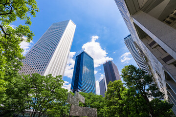 西新宿の高層ビル