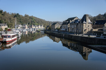 Fototapeta premium vue de la Rance à Dinan en Bretagne en France
