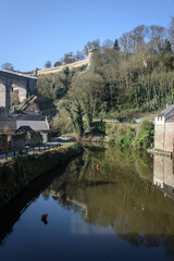 Fototapeta premium vue de la Rance à Dinan en Bretagne en France