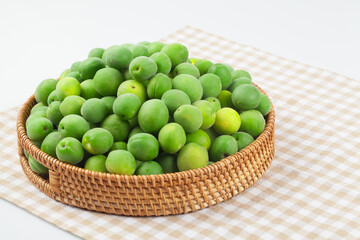 매실 ,초록색, 자연, 음식, 매실주, 매실액기스, 식물 ,과일, 건강 ,열매 ,싱싱함, 연두색, 효소, plum, green, nature ,food ,fruit ,fresh ,japaneseapricot ,식재료, 요리, cook, meal, dishes ,food, reserves