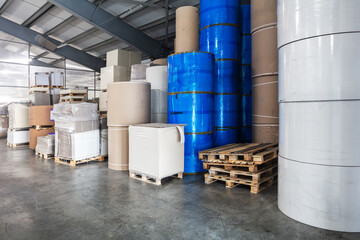 warehouse of paper and cardboard - 511667826