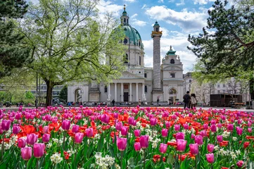 Foto op Plexiglas St. Charles Church in spring in Vienna, Austria © Maria Vonotna