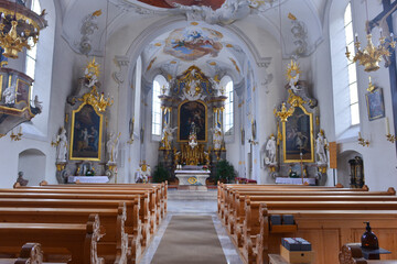 Fototapeta na wymiar Innenansicht Pfarrkirche Bach in der Gemeinde Bach (Bezirk Reutte, Tirol)